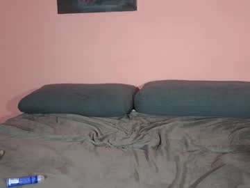 katusha008 se dezbraca la web pe Chaturbate