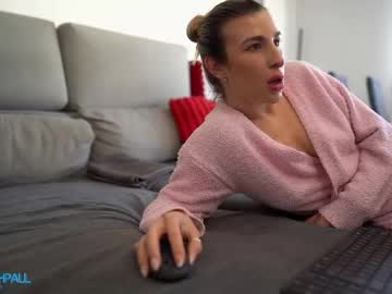 Foto porno Discutii intime cu marykiskis pe KUR.ro