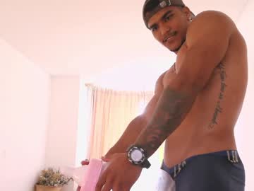 Foto porno Sex online cu kendalltyler pe KUR.ro