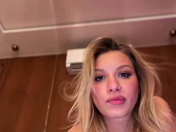 Foto porno Ce sexy este killer__tits pe KUR.ro