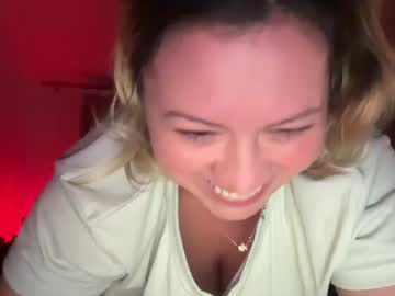 Album foto porno kiradivine ne arata tot la camera