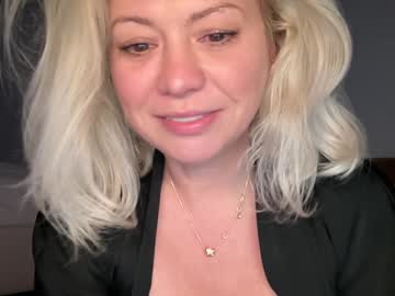 Foto porno Nebunii pe chat marca kiradivine pe KUR.ro