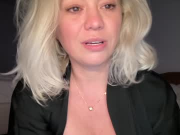 Foto porno Nebunii pe chat marca kiradivine pe KUR.ro