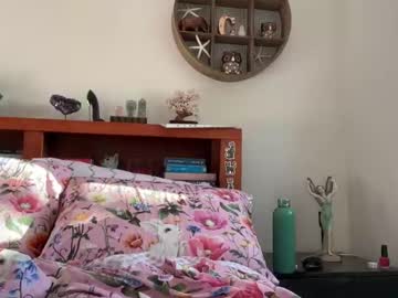 Foto porno kittengirlxo se dezbraca la web pe Chaturbate pe KUR.ro
