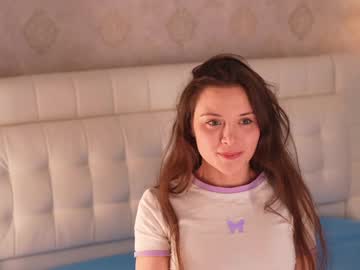 Foto porno kittycaitlin se dezbraca la web pe Chaturbate pe KUR.ro