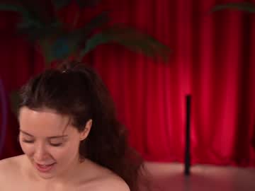 Foto porno Discutii intime cu kittycaitlin pe KUR.ro