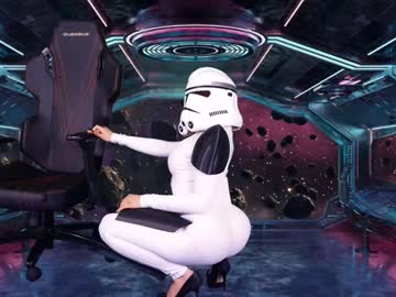 Foto porno kittycaitlin se dezbraca la web pe Chaturbate pe KUR.ro