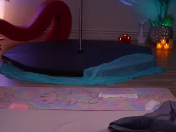 Foto porno Discutii intime cu kittycaitlin pe KUR.ro