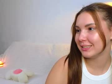 Foto porno kris_amelia ne arata tot la camera pe KUR.ro