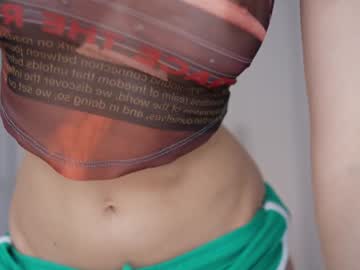 Foto porno kriss0leoo se dezbraca la web pe Chaturbate pe KUR.ro