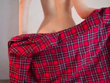 Foto porno kriss0leoo se dezbraca la web pe Chaturbate pe KUR.ro