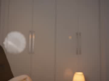Foto porno kriss0leoo se dezbraca la web pe Chaturbate pe KUR.ro