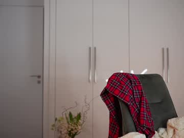 Foto porno kriss0leoo se dezbraca la web pe Chaturbate pe KUR.ro
