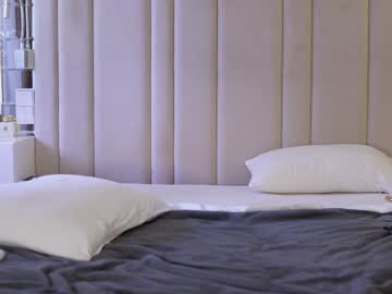 Foto porno Sex online cu krissone pe KUR.ro