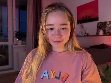 Foto porno Nebunii pe chat marca kristyspiritedaway pe KUR.ro