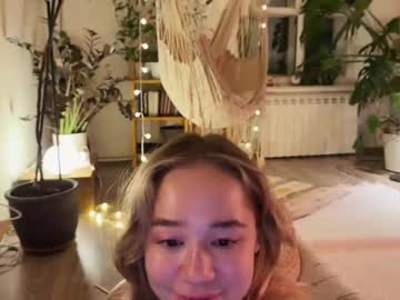 Foto porno Nebunii pe chat marca kristyspiritedaway pe KUR.ro