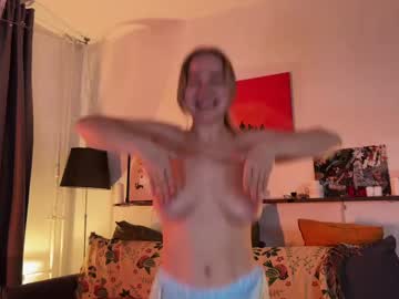 Foto porno Nebunii pe chat marca kristyspiritedaway pe KUR.ro