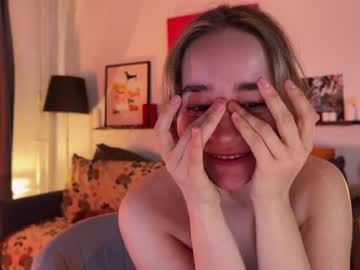 Foto porno Nebunii pe chat marca kristyspiritedaway pe KUR.ro