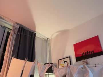 Foto porno Nebunii pe chat marca kristyspiritedaway pe KUR.ro