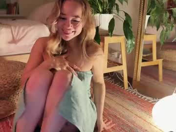 Foto porno Nebunii pe chat marca kristyspiritedaway pe KUR.ro