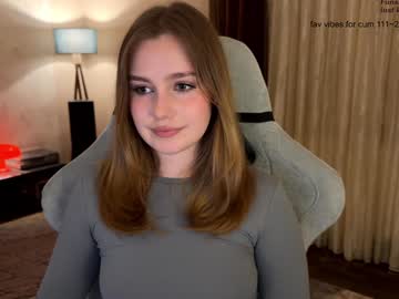 Foto porno ksenomi se dezbraca la web pe Chaturbate pe KUR.ro