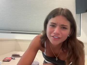 Foto porno Nebunii pe chat marca kyliebeck pe KUR.ro