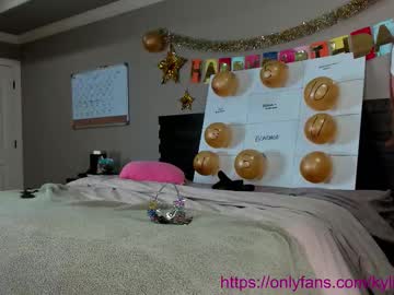 Foto porno Nebunii pe chat marca kyliebkillinit pe KUR.ro