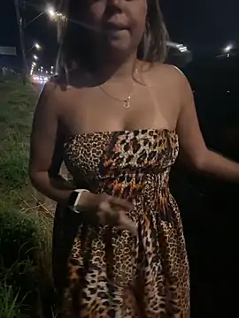 lariic ne arata tot la camera