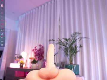 Foto porno lau__1 se dezbraca la web pe Chaturbate pe KUR.ro