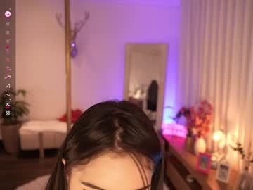 lau__1 se dezbraca la web pe Chaturbate