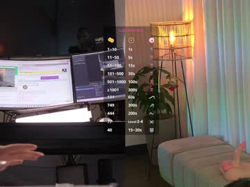 Foto porno lau__1 se dezbraca la web pe Chaturbate pe KUR.ro