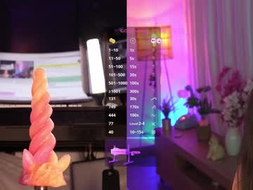 Foto porno lau__1 se dezbraca la web pe Chaturbate pe KUR.ro