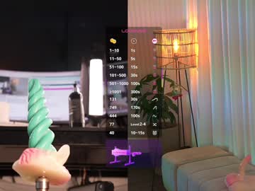 Foto porno lau__1 se dezbraca la web pe Chaturbate pe KUR.ro