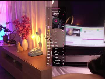 Foto porno lau__1 se dezbraca la web pe Chaturbate pe KUR.ro
