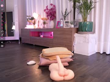 Foto porno lau__1 se dezbraca la web pe Chaturbate pe KUR.ro