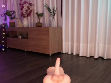 Foto porno lau__1 se dezbraca la web pe Chaturbate pe KUR.ro