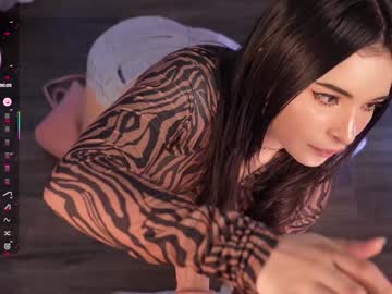 Foto porno lau__1 se dezbraca la web pe Chaturbate pe KUR.ro