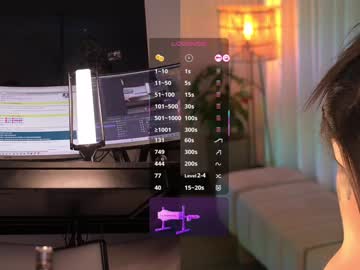Foto porno lau__1 se dezbraca la web pe Chaturbate pe KUR.ro