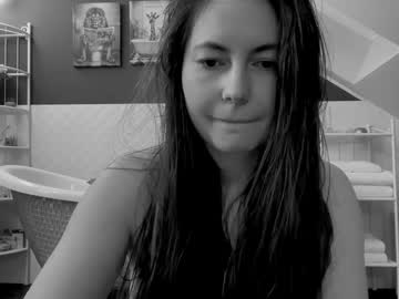 Foto porno laurenbrite se dezbraca la web pe Chaturbate pe KUR.ro