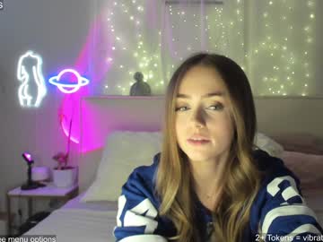 laurenxcros se dezbraca la web pe Chaturbate