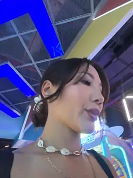 Foto porno lean_lie8 ne arata tot la camera pe KUR.ro