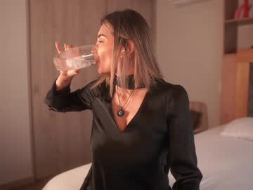 Foto porno Sex online cu letiziafulkers1 pe KUR.ro