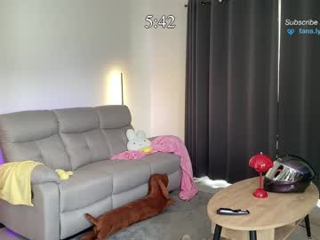 Foto porno lexipoy se dezbraca la web pe Chaturbate pe KUR.ro