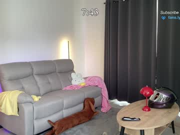 Foto porno lexipoy se dezbraca la web pe Chaturbate pe KUR.ro