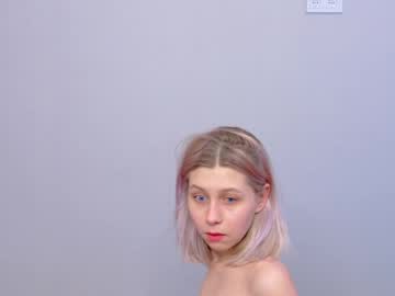 Foto porno Nebunii pe chat marca lilylumina_ pe KUR.ro