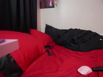 Foto porno Sex online cu lilypixel pe KUR.ro