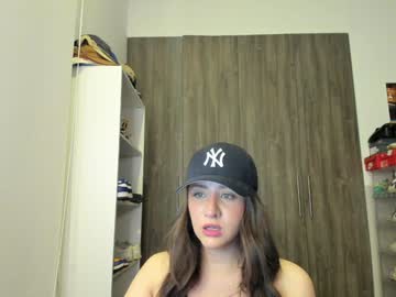 Foto porno Sex online cu lindabluee pe KUR.ro