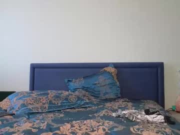 lisi4ka_basik33 se dezbraca la web pe Chaturbate