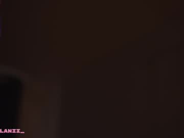 Foto porno little_anitta ne arata tot la camera pe KUR.ro