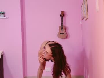 Foto porno Nebunii pe chat marca little_effy18_ pe KUR.ro